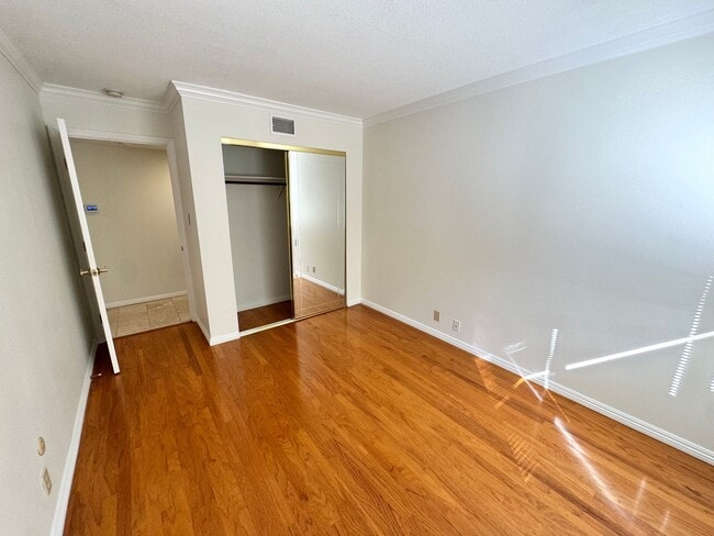 Building Photo - Quiet cul-de-sac Ondulando home with attached ADU included!!