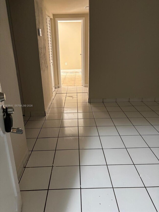 Building Photo - 5100 SW 41st St