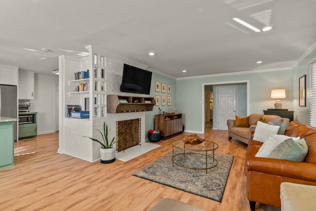 Building Photo - 2 Shannon Dr