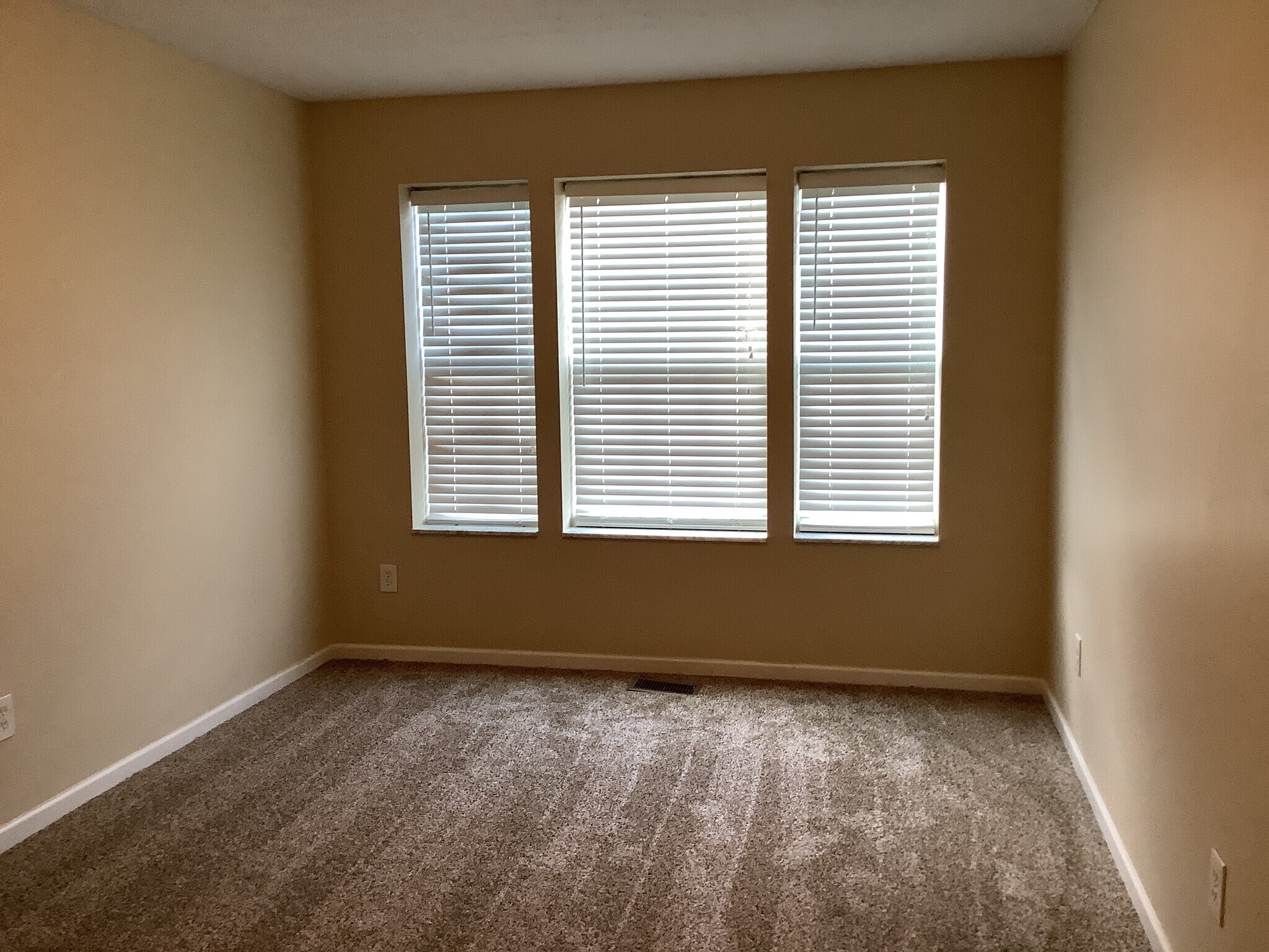 Building Photo - 46 Runkle Dr