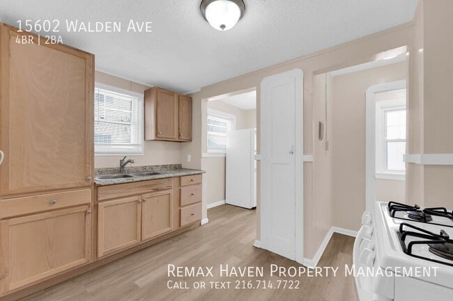 Building Photo - 15602 Walden Ave