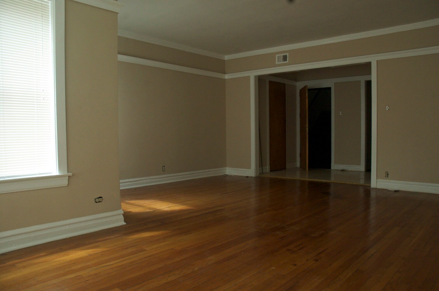 Building Photo - 6636 S Woodlawn Ave