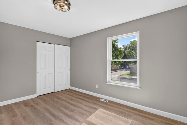 Building Photo - 2209 Campus Dr