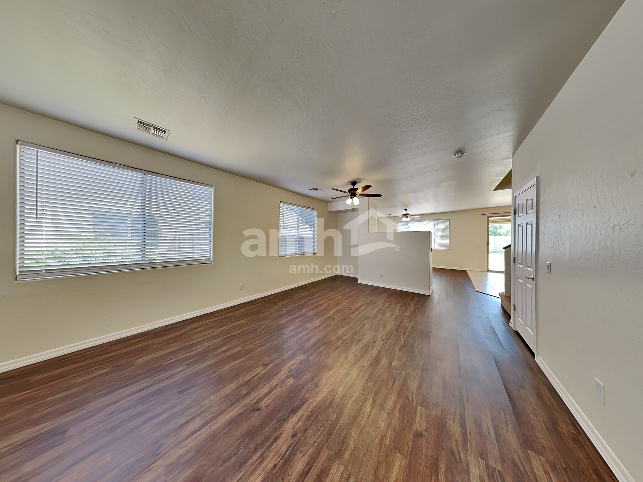 Building Photo - 14493 W Weldon Ave
