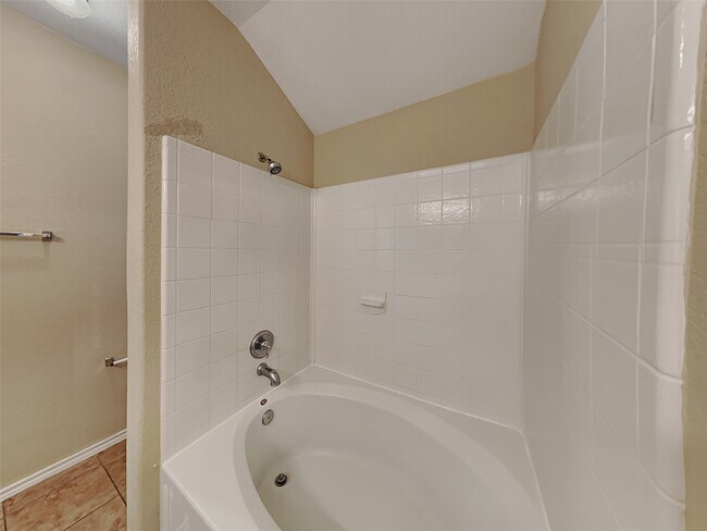 Building Photo - 9215 Birch Springs Dr