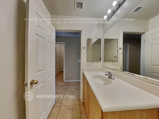 Building Photo - 1620 W Chanute Pass