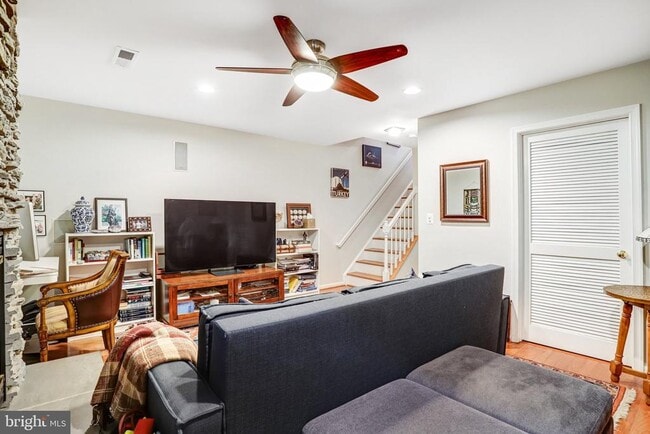 Building Photo - 1505 N Colonial Terrace