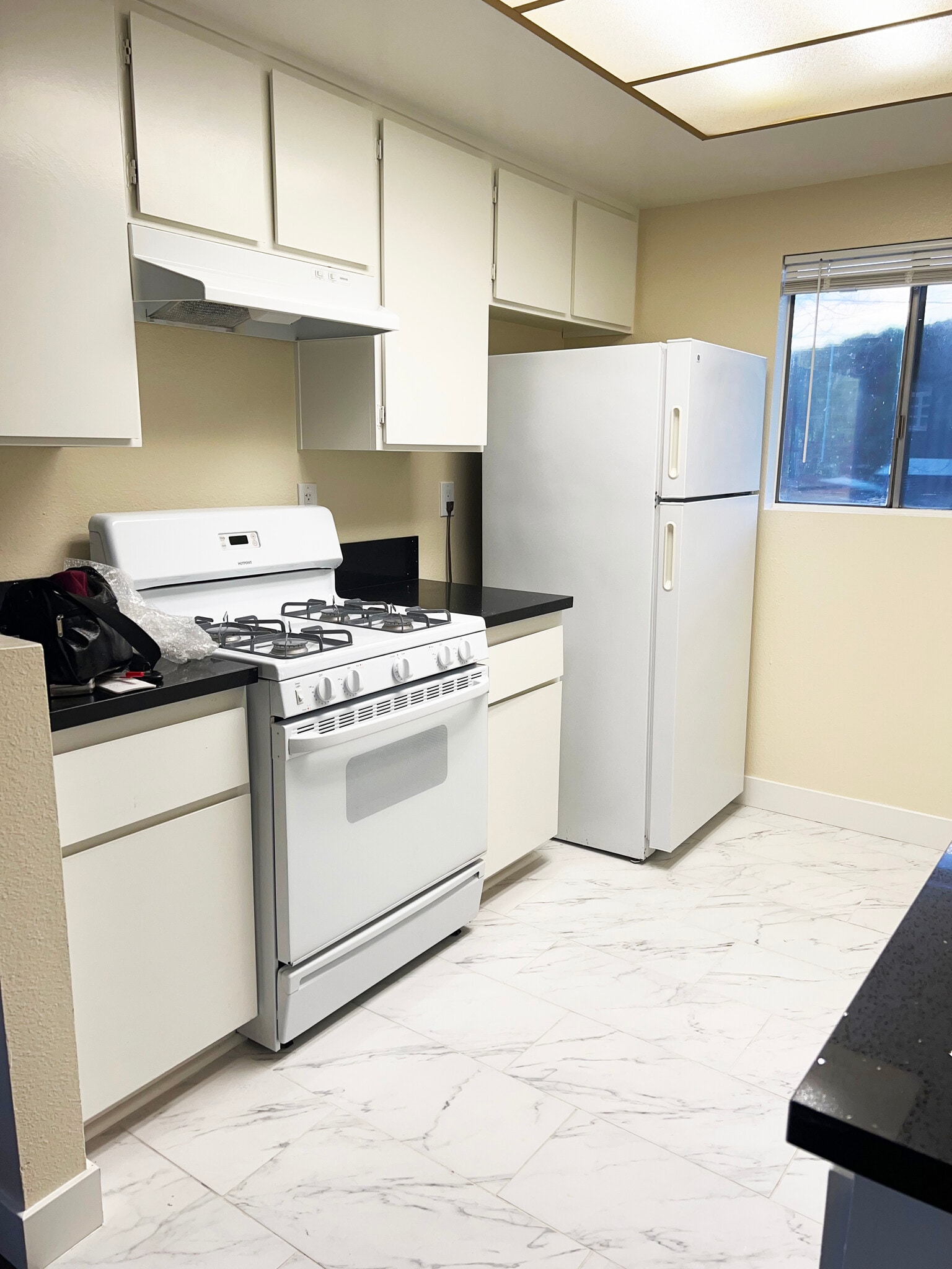 Kitchen, gas stove and lots of storage - 4166 Garden Ave