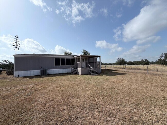 Building Photo - 499 Mt Pleasant Rd