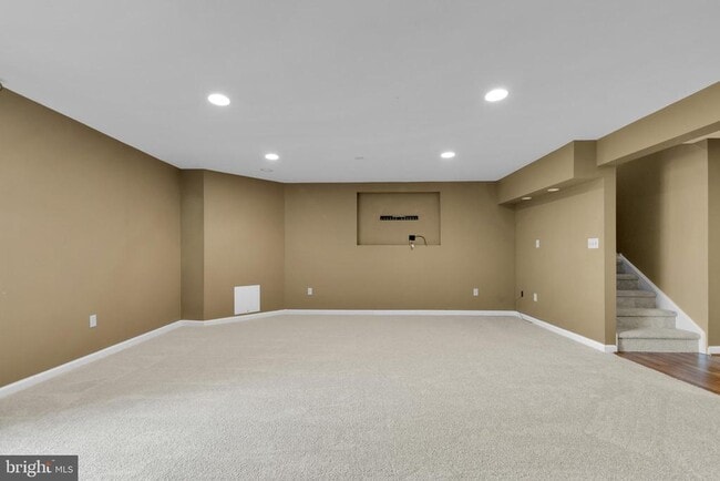 Building Photo - 3200 Village Dr