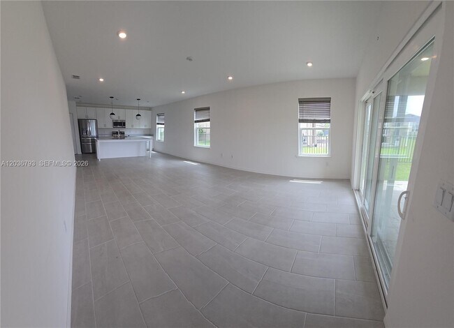 Building Photo - 10500 SW Vasari Way