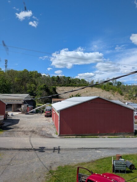 Building Photo - 1136 Allegheny St
