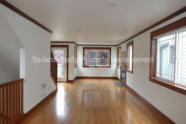 Building Photo - 913 NW 51st St