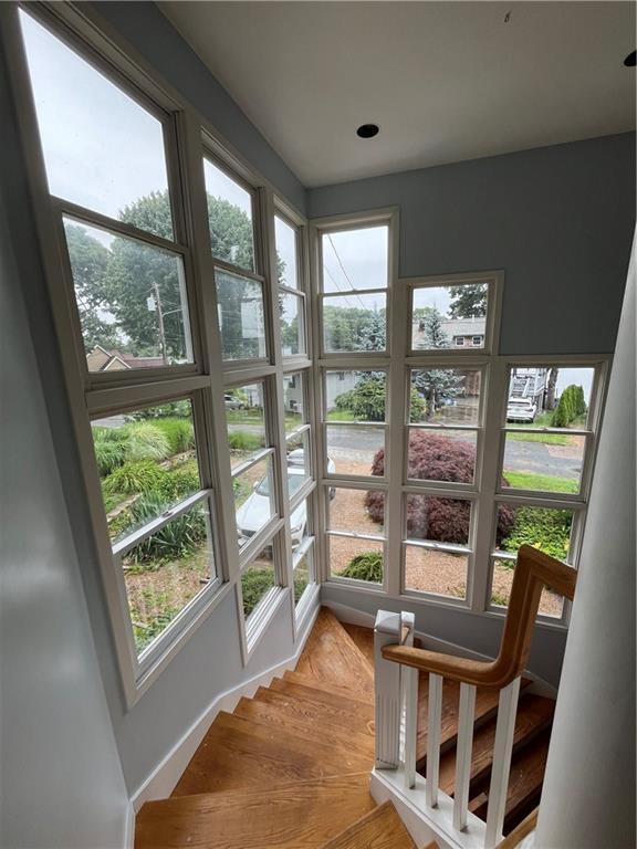 Building Photo - 7 Cove Rd