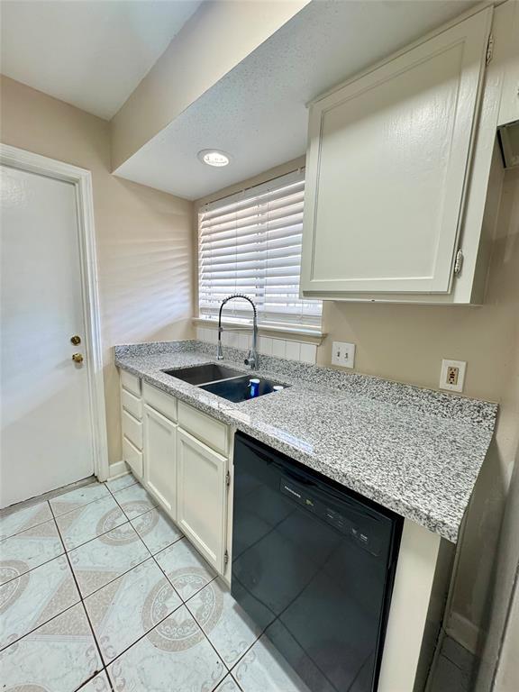 Building Photo - 10249 Colony Ct