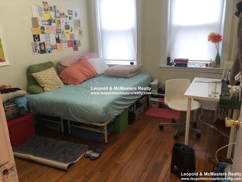 Building Photo - 38 Gardner St