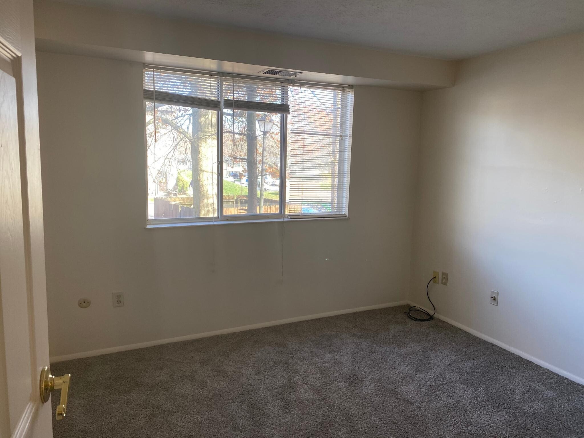 Building Photo - 329 Ridge Point Cir