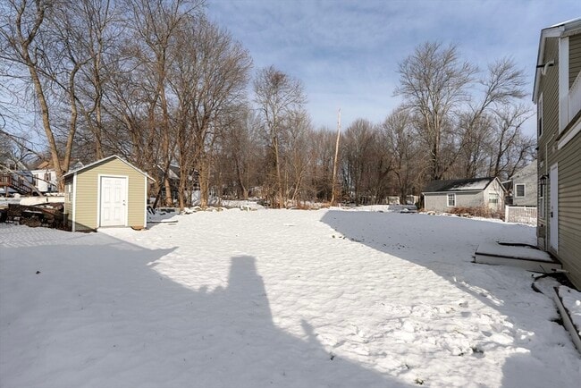 Building Photo - 249 W Main St