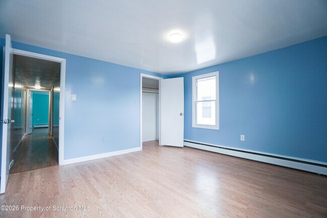 Building Photo - 1519 Meylert Ave