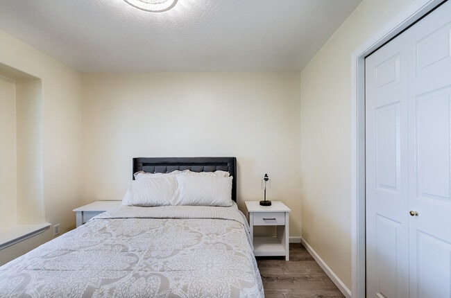 Building Photo - 14229 Shenandoah St