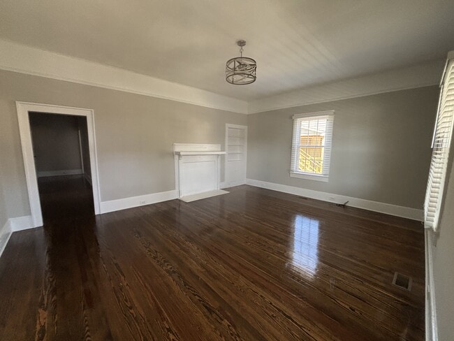 Building Photo - 603 Poplar Ave