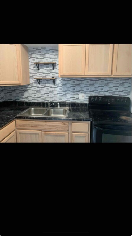 Building Photo - 1596 Harvester Ln