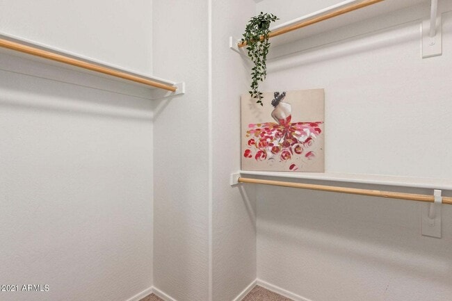 Building Photo - Eagle Glen Cul-de-sac Beauty