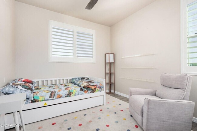 Building Photo - SFH 4-3