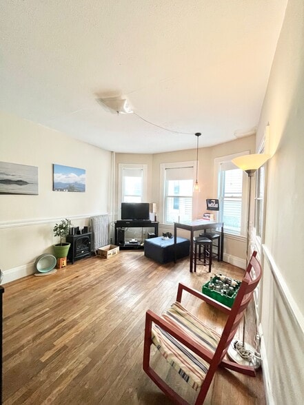 Building Photo - 78 Aldie St