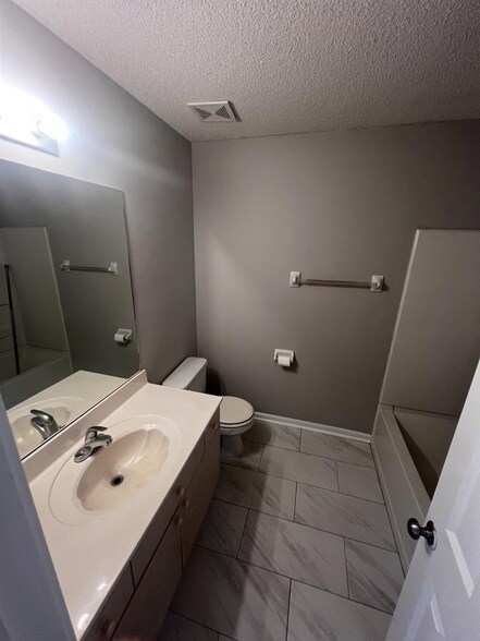 Building Photo - 6900 Wrigley Dr