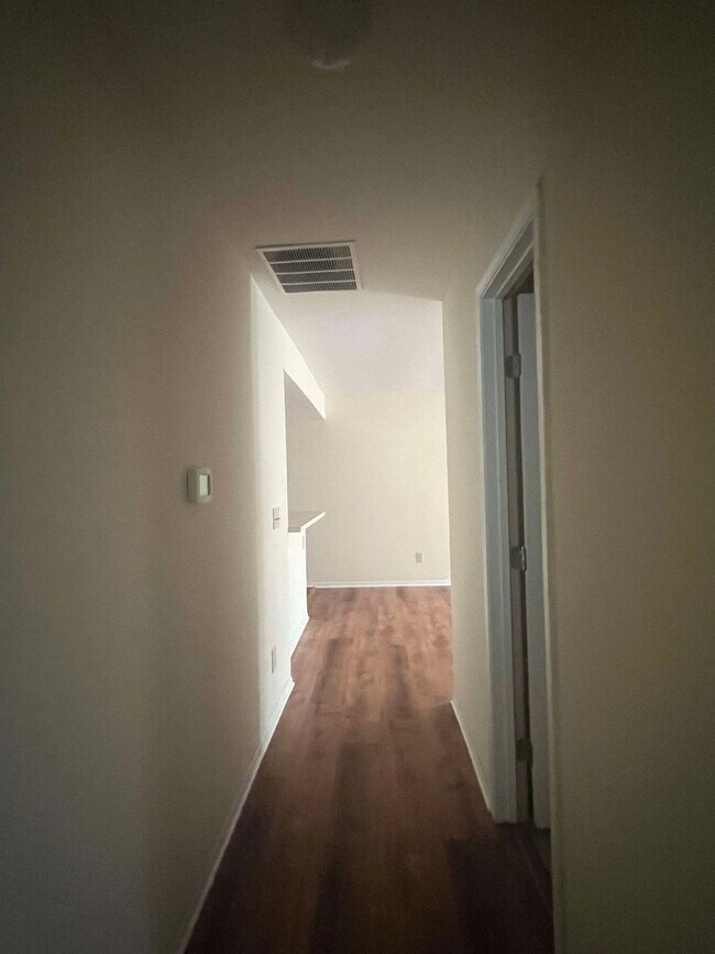 Building Photo - Updated and bright two bedroom condo