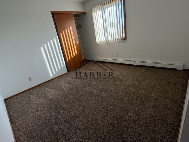 Building Photo - Hayfield Greens Apartments, 110 Bldg - 110 - 201