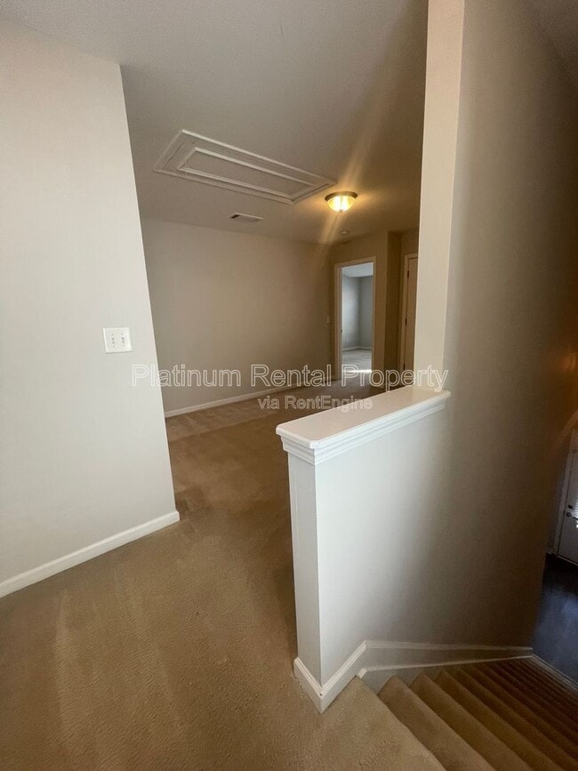 Building Photo - 5545 Weddington Dr