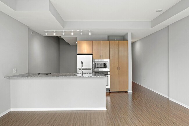 Building Photo - 109 E Illinois St
