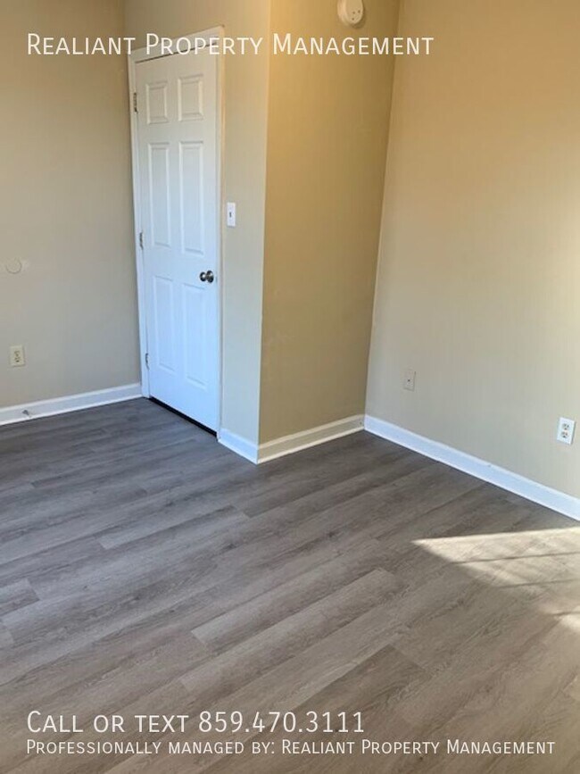 Building Photo - 112 Floyd Ct