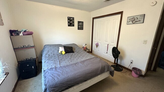 Building Photo - NORTHEAST HIDDEN GEM! 2/1 Townhome w/ Fenc...