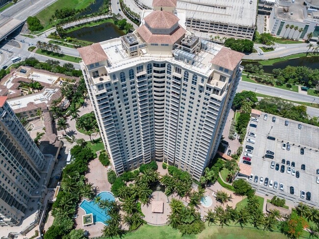 Building Photo - 19501 W Country Club Dr
