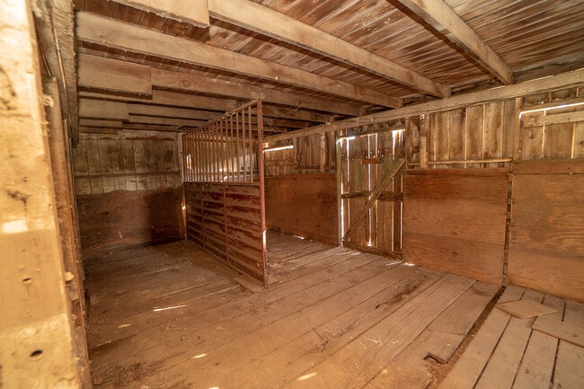 Building Photo - 4510 E 30th Ave