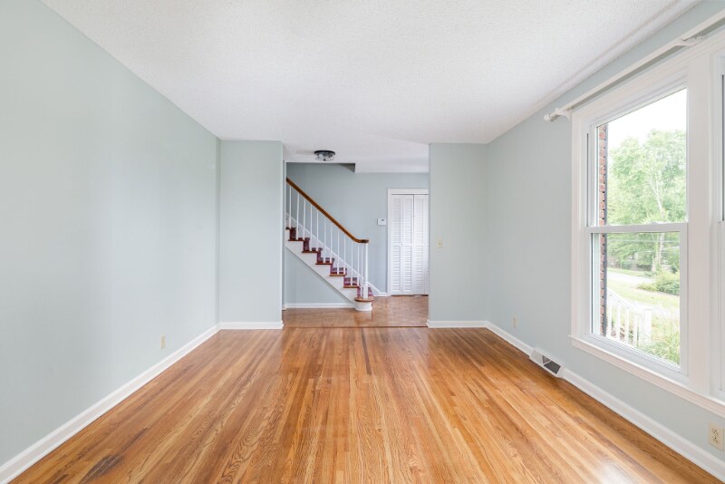 Building Photo - 924 Saundersville Ferry Rd