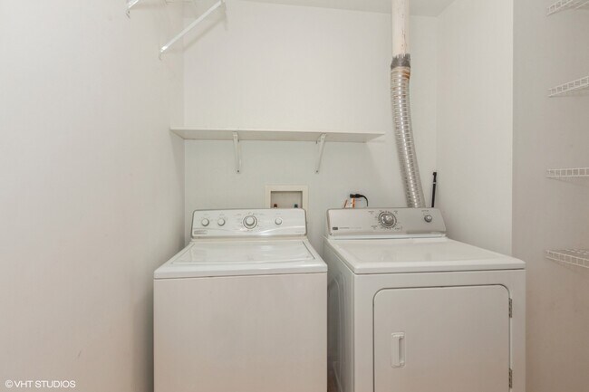 Building Photo - 2215 Stoughton Dr