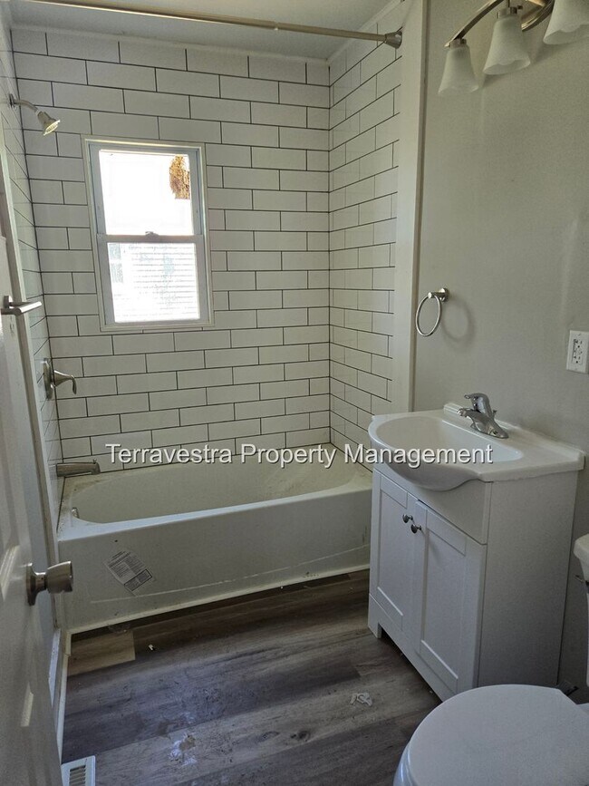 Building Photo - Upper Deerfield 3 bed