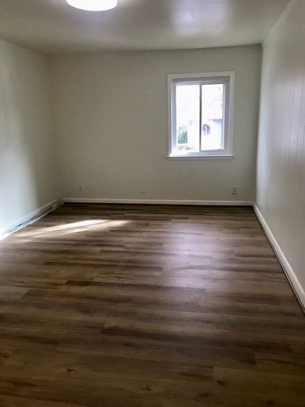 Building Photo - 21 Vaughns Gap Rd