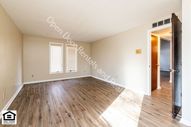 Building Photo - $300 off first months rent. Beautiful HOME! Schedule a showing today!