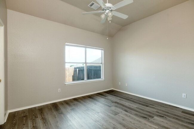 Building Photo - 2826 Southampton Way