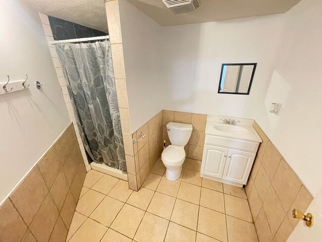 Building Photo - Beautiful open-concept ranch