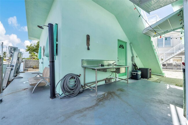 Building Photo - 203 Allen Ave