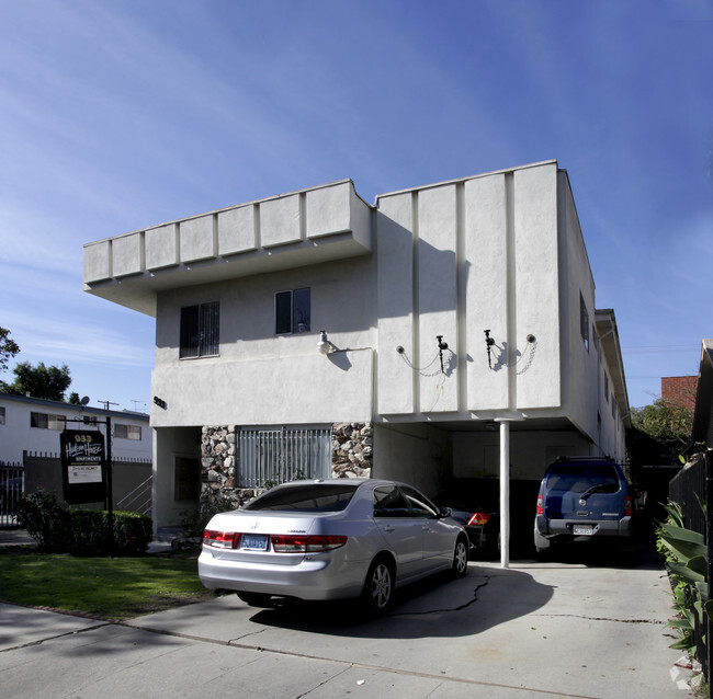 Building Photo - 933 N Hudson Ave