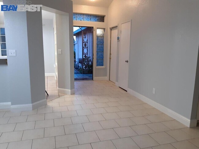 Building Photo - 1205 Cribari Dr