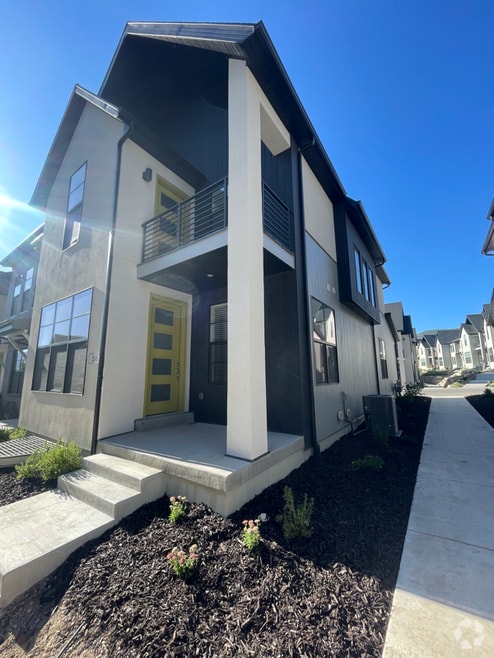 Building Photo - 172 E 1760 N