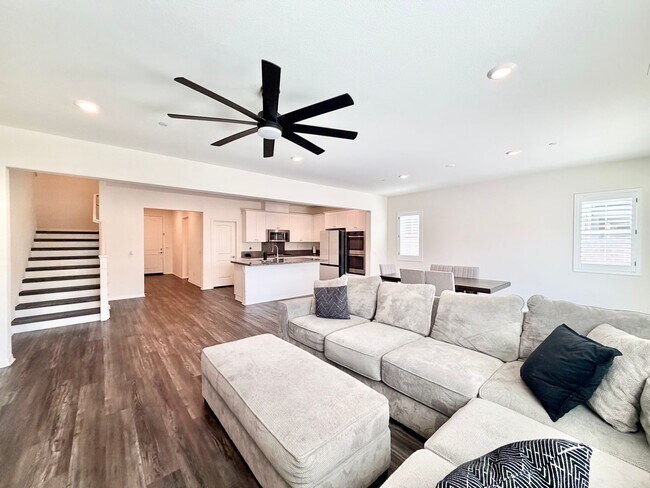 Building Photo - Spacious Heritage Lake Home with Solar & Main-Level Primary Suite